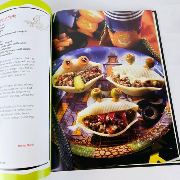 Vintage Cookbook Favorite Brand Name Delightful & Frightful Halloween Recipes - Picture 11 of 16